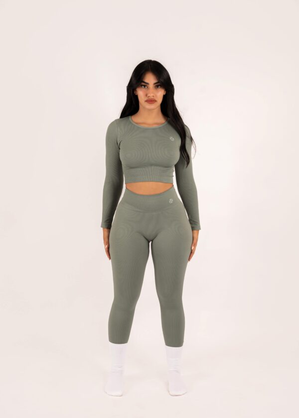 Long-Sleeve Open-Back Workout Set